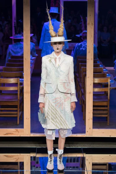Look 15